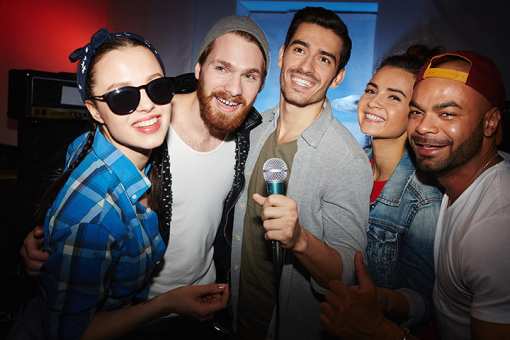 The 6 Best Karaoke Bars in Illinois!